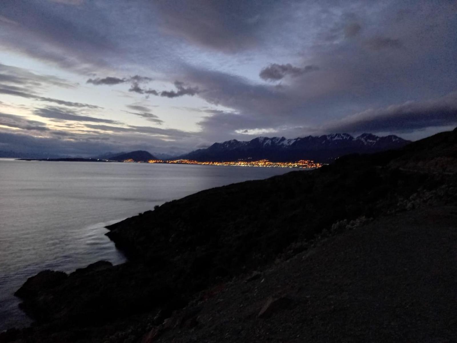 Hostel Comunidad Ushuaia Dış mekan fotoğraf